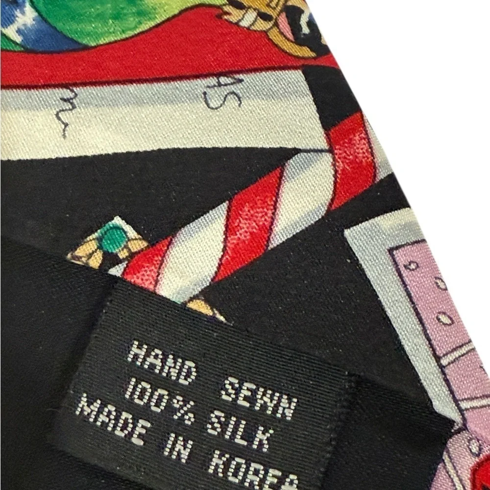 Nicole Miller 1994 Santa Holiday 100% Silk Christmas Novelty Neck Tie 56 inches